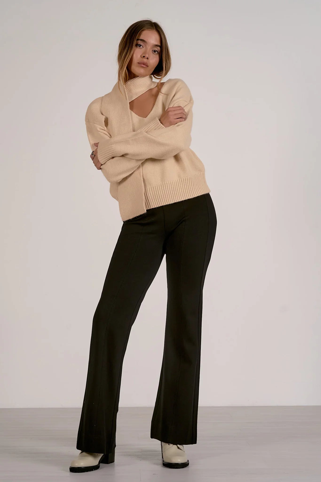 V Neck Sweater in Oatmeal - Elan