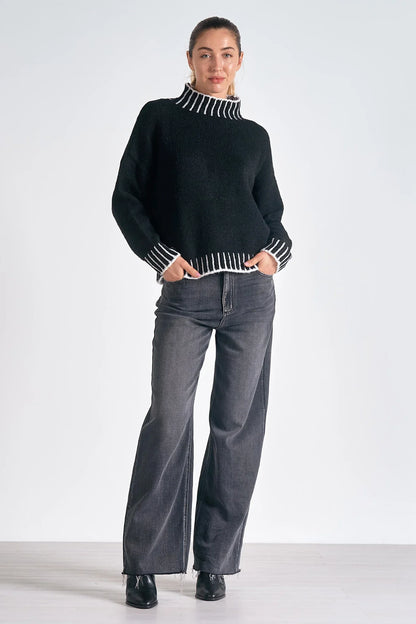 Sweater with Stitching in Black - Elan